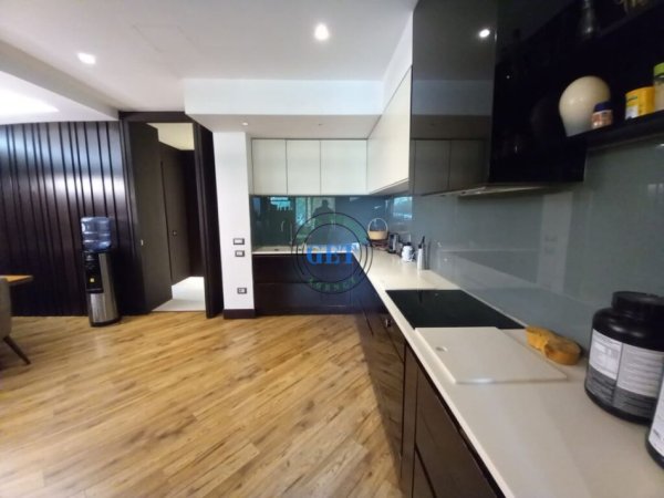 Durres, shitet apartament 4+1 Kati 2, 360 m² 450.000 € (Plazh Iliria)
