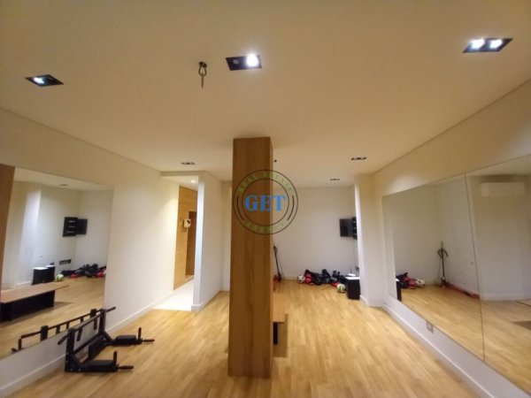 Durres, shitet apartament 4+1 Kati 2, 360 m² 450.000 € (Plazh Iliria)