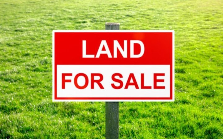 Tirane, shitet toke , 4.200 m² 630.000 € (Lunder)
