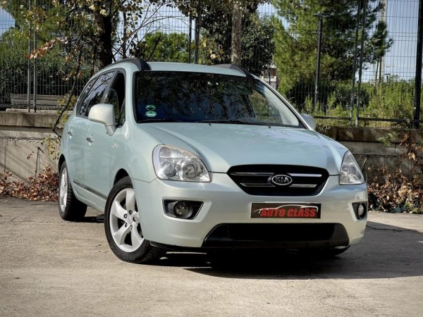 Tirane, shes makine KIA CARENS Nafte, jeshile automatik Klima 211.000 km 5.200 €