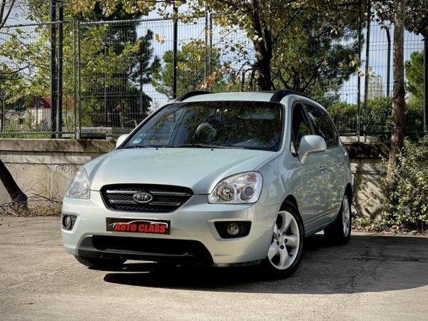 Tirane, shes makine KIA CARENS Nafte, jeshile automatik Klima 211.000 km 5.200 €