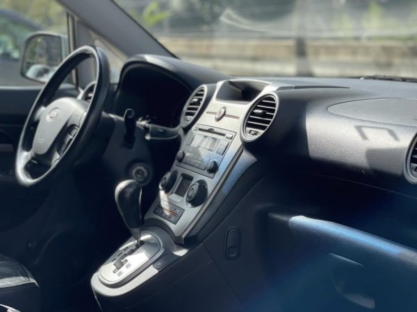 Tirane, shes makine KIA CARENS Nafte, jeshile automatik Klima 211.000 km 5.200 €
