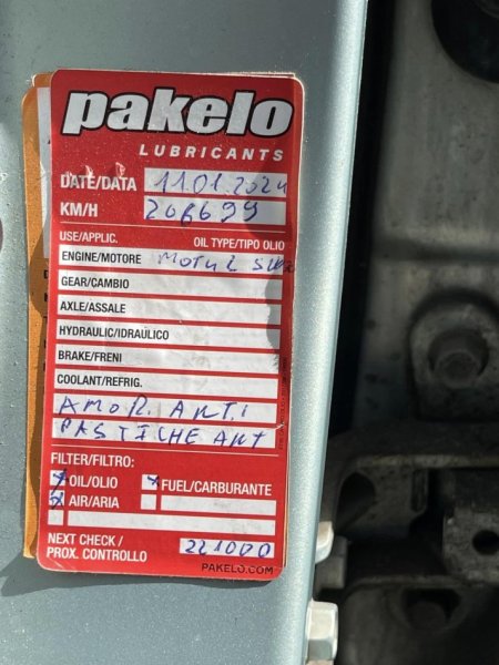 Tirane, shes makine KIA CARENS Nafte, jeshile automatik Klima 211.000 km 5.200 €