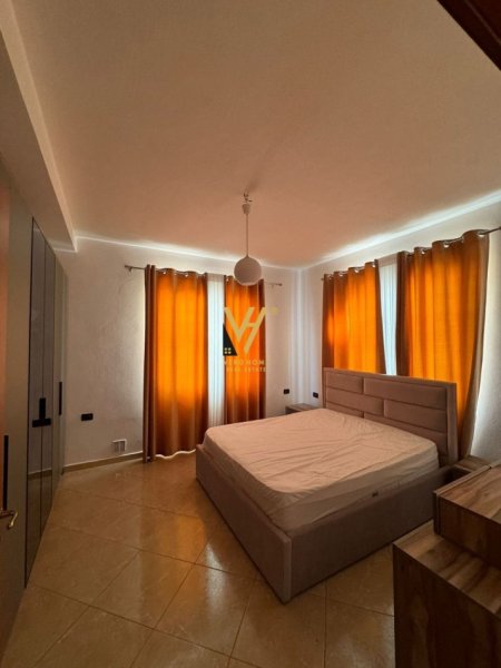 Tirane, jepet me qera apartament 1+1+Ballkon Kati 4, 90 m² 500 € (RRUGA 5 MAJI)