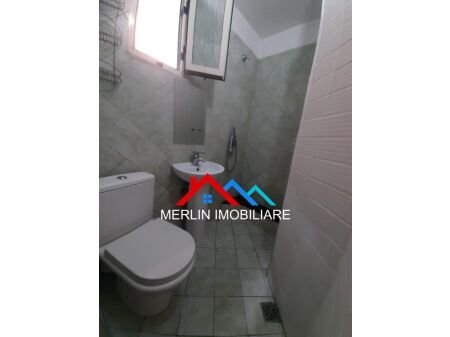 Tirane, jepet me qera garsonier 1+1 Kati 2, 27 m² 370 € (Rruga 5 Maji)