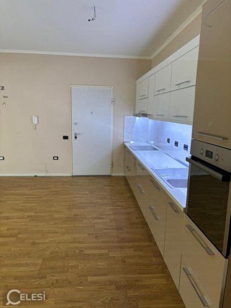 Tirane, shitet apartament 1+1+Ballkon Kati 2, 70 m² 135.000 € (KOPSHTI BOTANIK)
