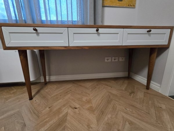 Tirane, shes Mobilje me sirtare,cm.170x55xH80 350 €