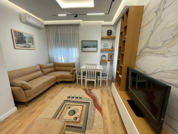 Tirane, jepet me qera apartament 1+1 Kati 6, 65 m² 650 € (Ish Stacioni i Trenit)
