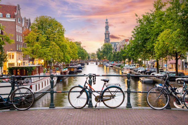Tirane, ofrohet City-tour | Vizita qytetesh AMSTERDAM – GIETHORN -- ROTERDAM -- HAGE -- BRUKSEL 4 Dite (3 Netë) Nisje 9 Tetor / 23 Tetor / 28 Nentor