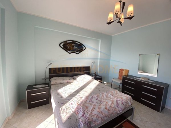 Durres, jepet me qera apartament 3+1+Ballkon , 130 m² 600 € (Vollga)