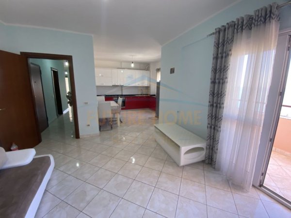 Durres, jepet me qera apartament 3+1+Ballkon , 130 m² 600 € (Vollga)