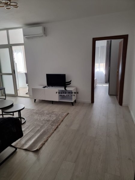 Tirane, jepet me qera apartament 1+1 Kati 3, 63 m² 650 € (KOMUNA E PARISIT)