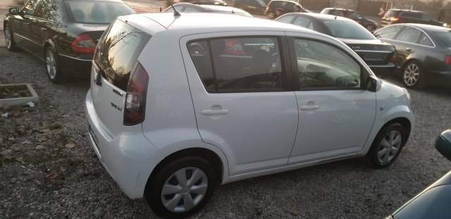 Tirane, jap me qera makine Daihatsu Sirion Viti 2011, 2.500 Leke