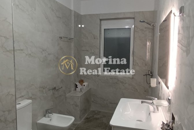 Tirane, jepet me qera apartament 3+1 Kati 6, 140 m² 400 € (Fresku)