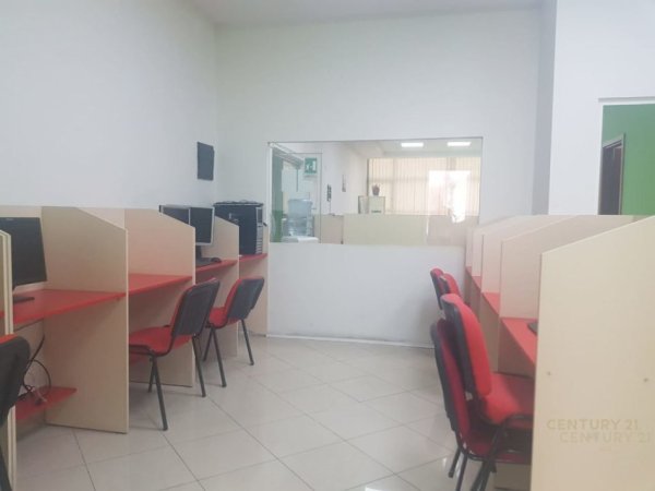 Tirane, shes ambjent biznesi , 139 m² 443.410 € (Rruga e Kavajës)