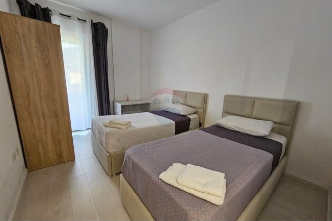 Tirane, jepet me qera apartament 2+1 Kati 3, 98 m² 600 € (Rruga e Dibrës,)