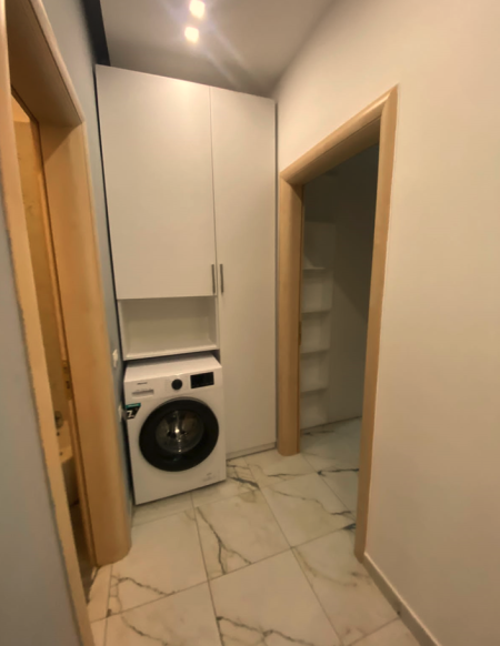 Tirane, jepet me qera apartament 2+1+Ballkon Kati 1, 86 m² 600 € (Liqeni i Thate)