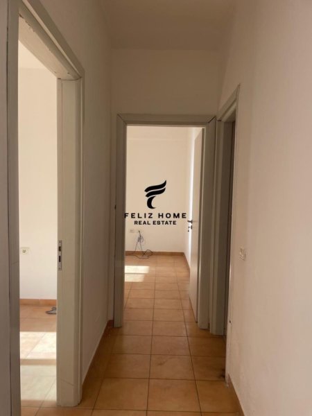 Tirane, jepet me qera apartament 2+1 Kati 8, 82 m² 350 € (YZBERISHT)
