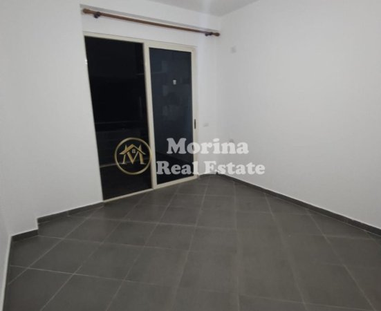 Tirane, jepet me qera apartament 2+1 Kati 3, 140 m² 300 € (Kompleksi/Tom Doshit)