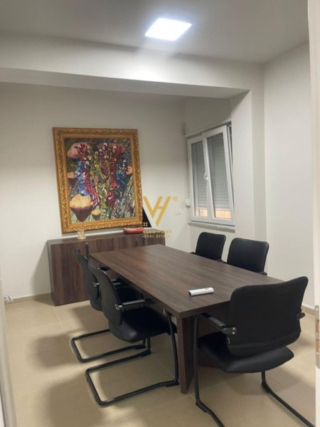 Tirane, jepet me qera zyre Kati 2, 170 m² 1.800 € (RRUGA E KOSOVAREVE)