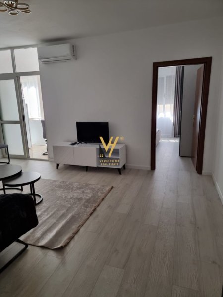 Tirane, jepet me qera apartament 1+1+Ballkon Kati 3, 63 m² 650 € (RRUGA MEDAR SHTYLLA)