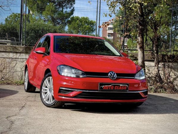 Tirane, shes makine VW GOLF 7 Benzin, e kuqe automatik Kondicioner 77.000 km 13.700 €