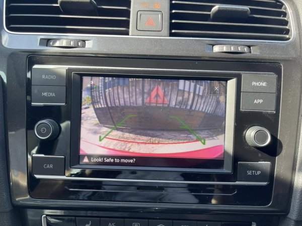 Tirane, shes makine VW GOLF 7 Benzin, e kuqe automatik Kondicioner 77.000 km 13.700 €