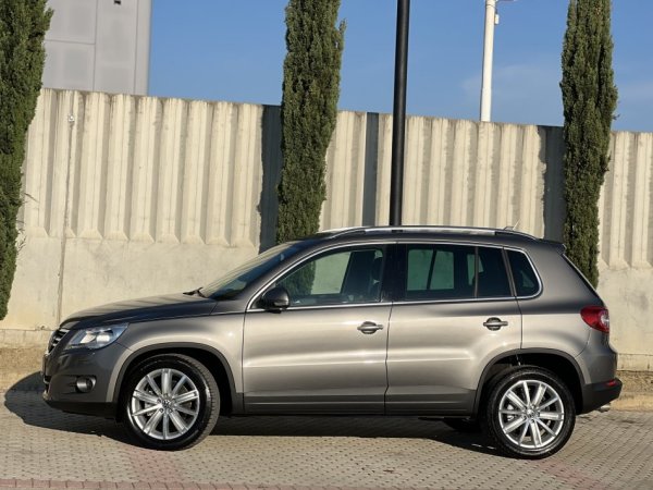 VW TIGUAN 2.0 NAFTE 👉 2009 👈 Kambio AUTOMATIKE - NAVI 8.700 €