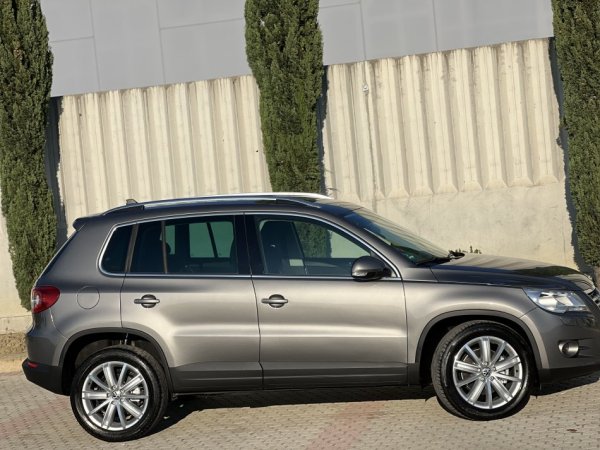 VW TIGUAN 2.0 NAFTE 👉 2009 👈 Kambio AUTOMATIKE - NAVI 8.700 €