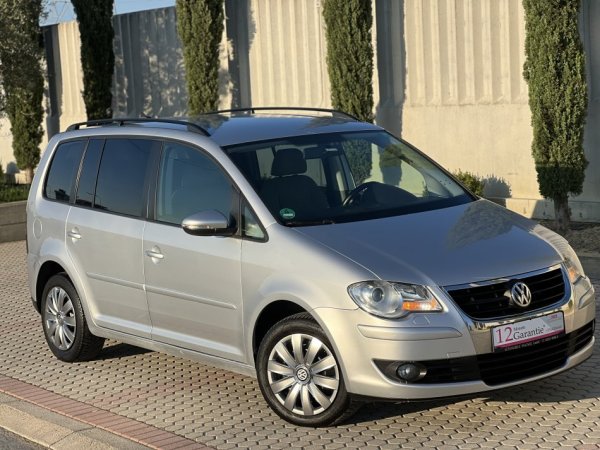 VW TOURAN 1.9 NAFTE 👉 2010 👈 Kambio MANUALE - 5 VENDE 6.000 €