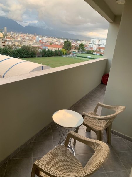 Tirane, jepet me qera apartament 1+1+Ballkon+ 1 depo+ parking, Kati 50'000 leke ne muaj Prane spitalit amerikan 3)