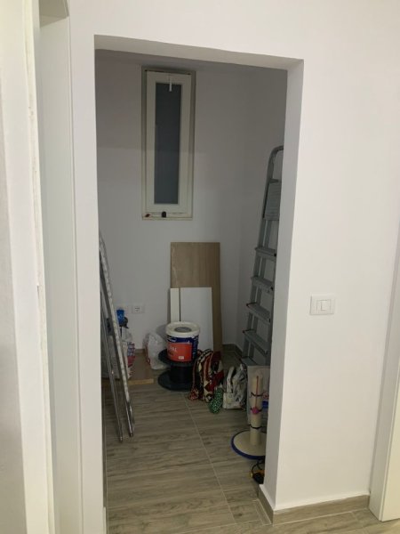 Tirane, jepet me qera apartament 1+1+Ballkon+ 1 depo+ parking, Kati 50'000 leke ne muaj Prane spitalit amerikan 3)