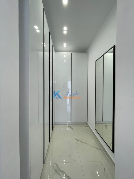 Tirane, jap me qera apartament 1+1+Ballkon Kati 5, 75 m² 650 € (Kodra e Diellit)
