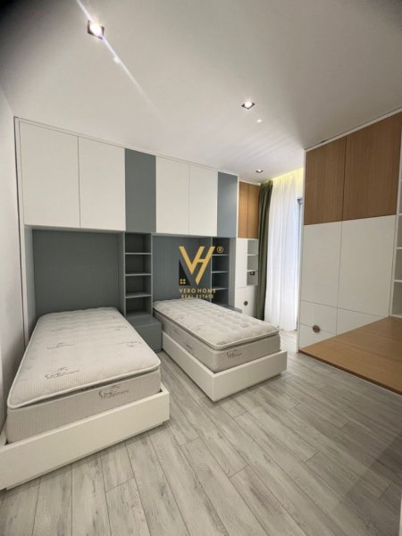 Tirane, jepet me qera apartament 3+1+Ballkon Kati 7, 111 m² 1.250 € (KOMPLEKSI DELIJORGJI)