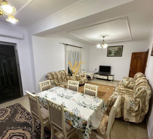 Tirane, jepet me qera apartament 2+1+Ballkon Kati 1, 136 m² 550 € (RRUGA 5 MAJ)
