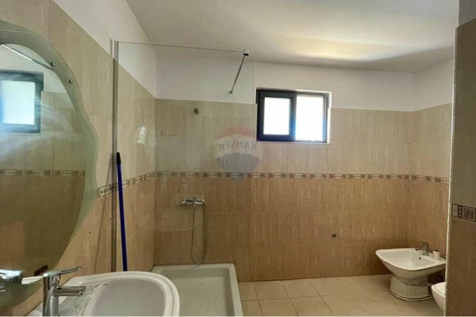Tirane, jepet me qera apartament Kati 4, 100 m² 700 € (Bllok - Libri Universitar,)
