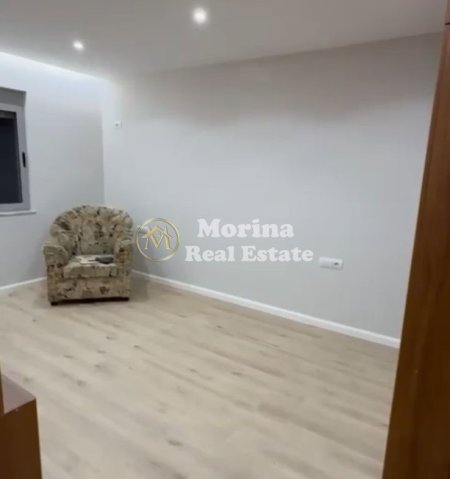 Tirane, jepet me qera apartament 2+1 Kati 3, 78 m² 500 € (Xhamlliku)