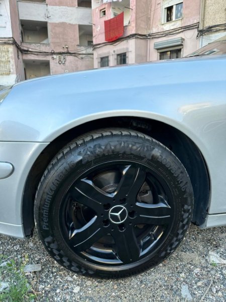Tirane, shes makine Mercedes Benz Nafte, gri metalizato automatik Kondicioner 264.000 km 4.950 €