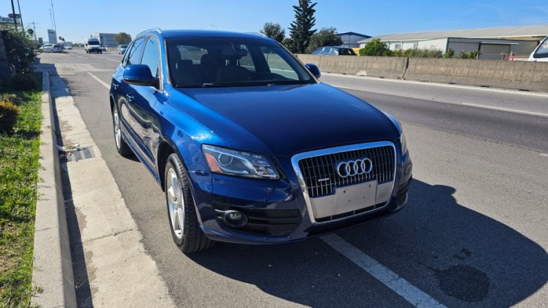 Audi Q5 2.0 Gaz Benzin Benzin+Gaz, blu automatik Klima 240.000 km 10.500 €