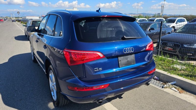 Audi Q5 2.0 Gaz Benzin Benzin+Gaz, blu automatik Klima 240.000 km 10.500 €