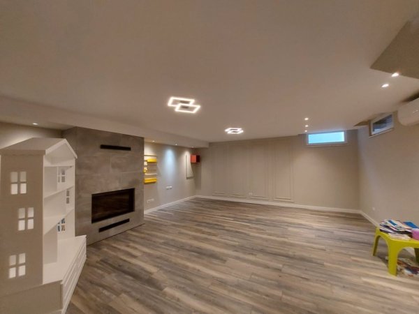 Tirane, jepet me qera Vile 2 Katshe Kati 0, 243 m² 3.000 € (Elysium Residence)