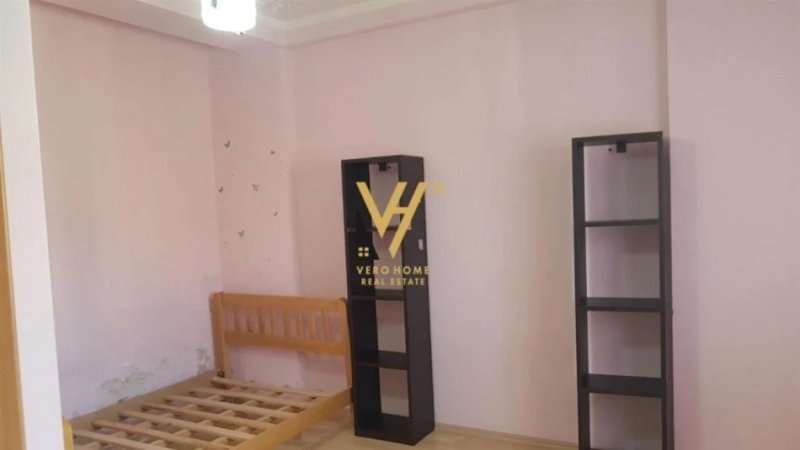 Tirane, jepet me qera apartament 2+1+Ballkon Kati 5, 120 m² 600 € (RRUGA MARGARITA TUTULAN)