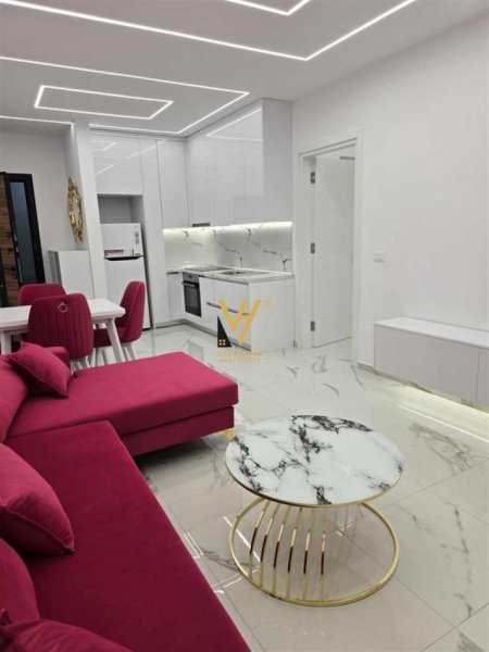 Tirane, jepet me qera apartament 1+1+Ballkon Kati 5, 75 m² 650 € (KODRA E DIELLIT)