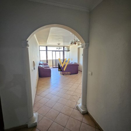 Tirane, jepet me qera apartament 1+1+Ballkon Kati 11, 80 m² 550 € (PERBALLE DELIJORGJIT)