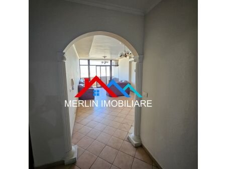 Tirane, jepet me qera apartament 1+1 Kati 11, 80 m² 500 € (Rruga e Kavajes)