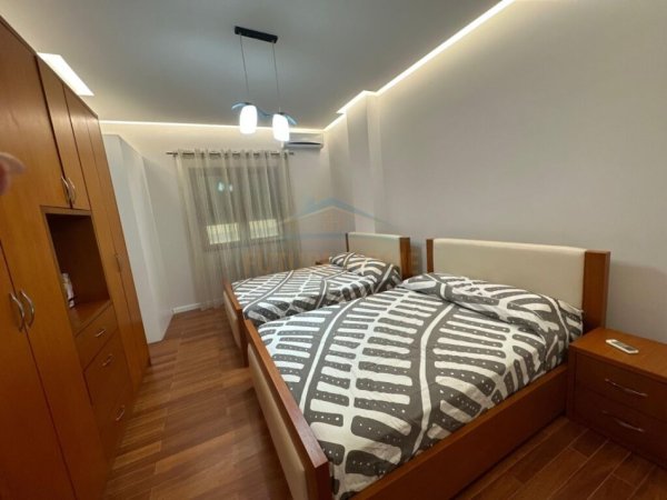 Tirane, shitet apartament 2+1+Ballkon Kati 4, 120 m² 240.000 € (LIQENI I THATE)