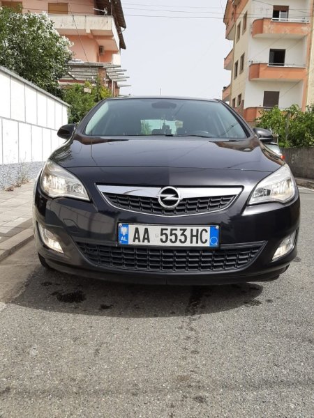 SUPER OKAZION !!!Durres, shes makine OPEL ASTRA Benzin, blu e errët manuale Kondicioner 58.000 km 6000 €