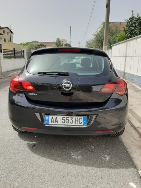 SUPER OKAZION !!!Durres, shes makine OPEL ASTRA Benzin, blu e errët manuale Kondicioner 58.000 km 6000 €