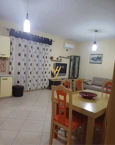 Durres, jepet me qera apartament 2+1+Ballkon Kati 2, 120 m² 450 € (DURRES)