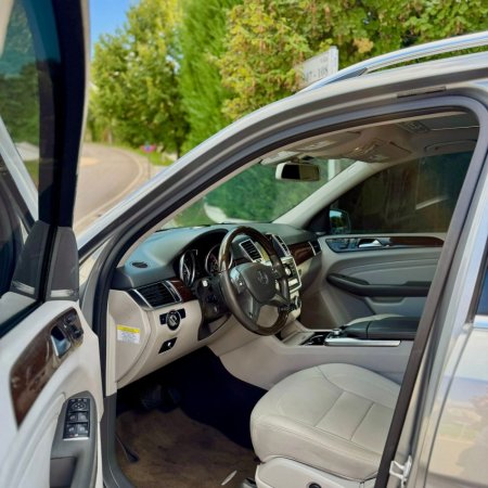 Tirane, shitet makine Mercedez benz Nafte, kafe automatik 270.000 km 13.999 €